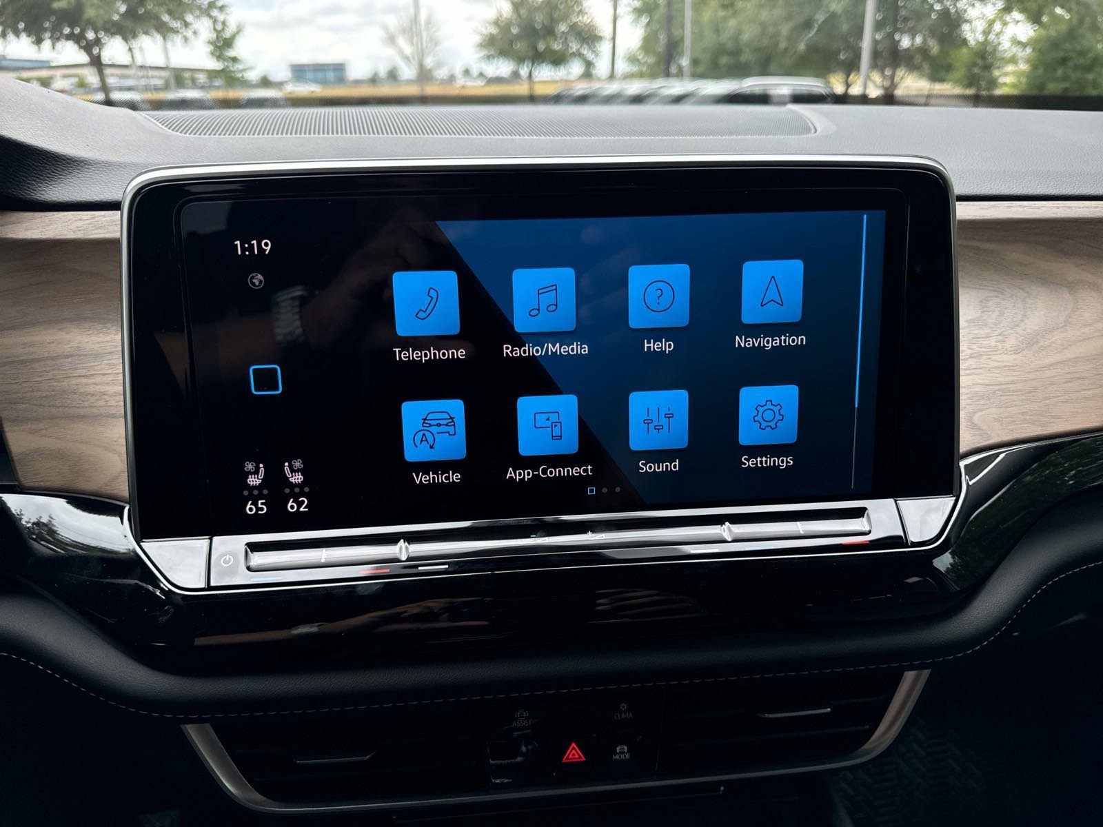 Certified 2026 Volkswagen Atlas SE FWD image 41