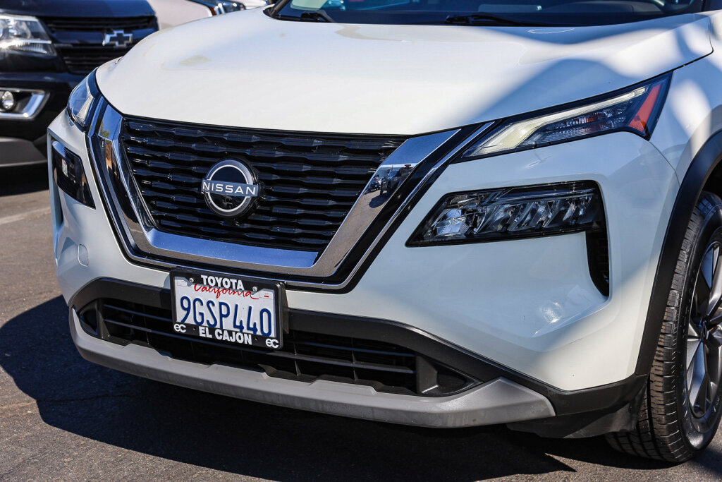 Used 2023 Nissan Rogue S FWD image 19