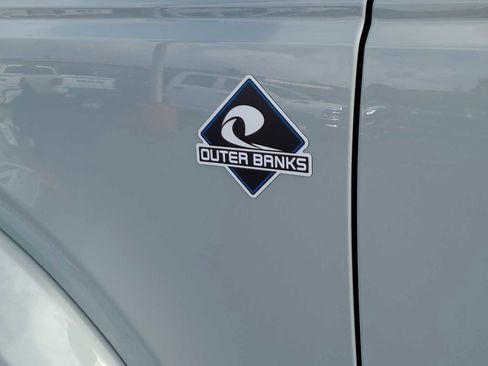 Used 2024 Ford Bronco Outer Banks image 15