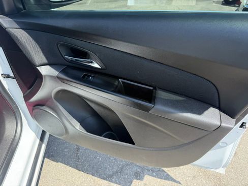 Used 2014 Chevrolet Cruze LT FWD image 14