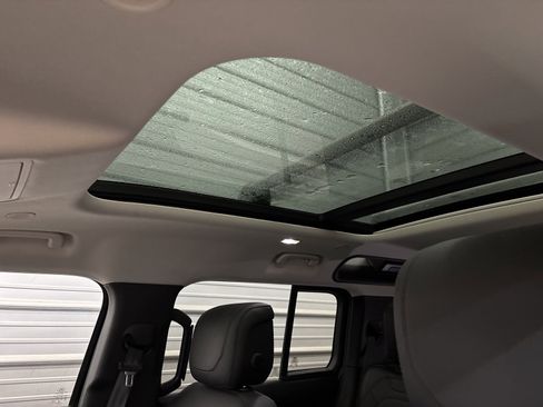 Used 2020 Land Rover Defender 110 HSE image 20