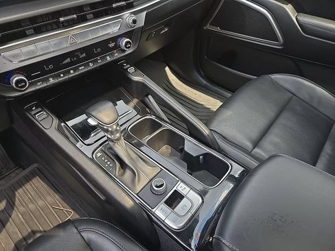 Used 2024 Kia Telluride S w/ S Sunroof Package FWD image 20
