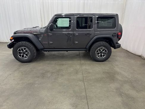 Used 2025 Jeep Wrangler Unlimited Rubicon image 26