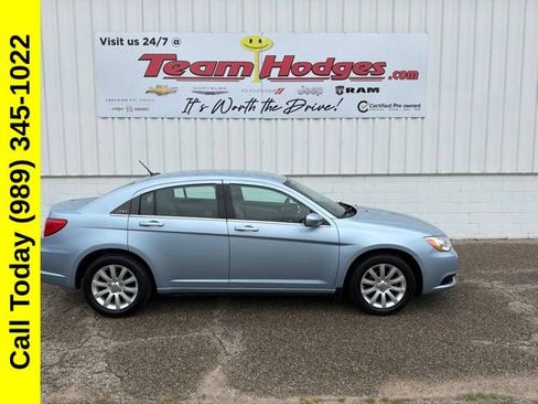 Used 2013 Chrysler 200 Touring FWD image 1