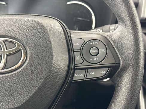 Certified 2025 Toyota RAV4 XLE FWD image 18