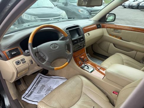 Used 2005 Lexus LS 430 RWD image 16