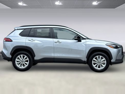 New 2026 Toyota Corolla Cross LE FWD image 2