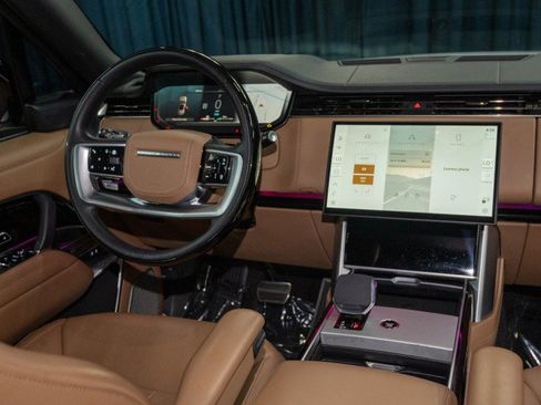 Used 2025 Land Rover Range Rover Autobiography AWD/4WD image 17