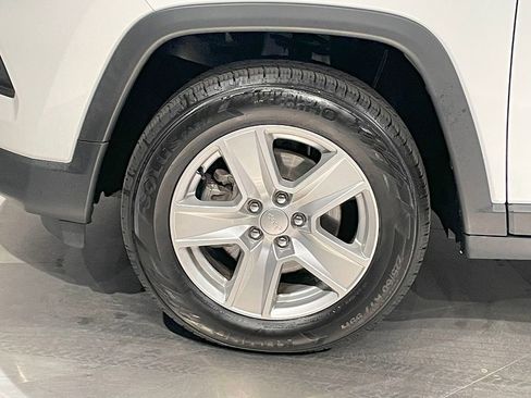 Used 2022 Jeep Compass Latitude image 33