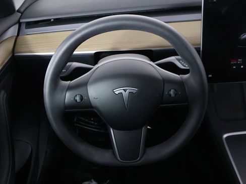 Used 2023 Tesla Model 3 Standard Range image 32