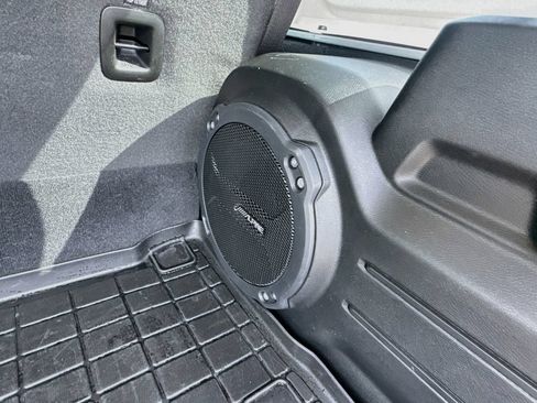 Used 2022 Jeep Wrangler Unlimited Sahara w/ Cold Weather Group AWD/4WD image 31