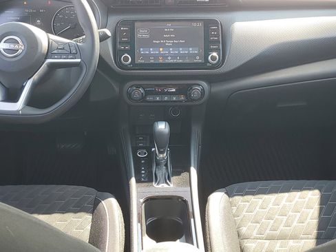 Used 2022 Nissan Kicks SV FWD image 15