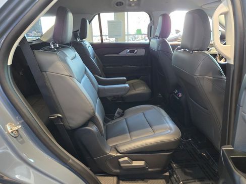 New 2026 Ford Explorer Active w/ Active Comfort Package image 9