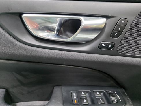 Used 2023 Volvo S60 T8 Plus image 17