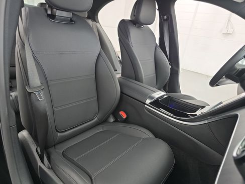 Used 2025 Mercedes-Benz C 300 Sedan image 10