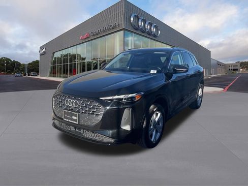 Used 2025 Audi Q5 Premium w/ Convenience Package image 1