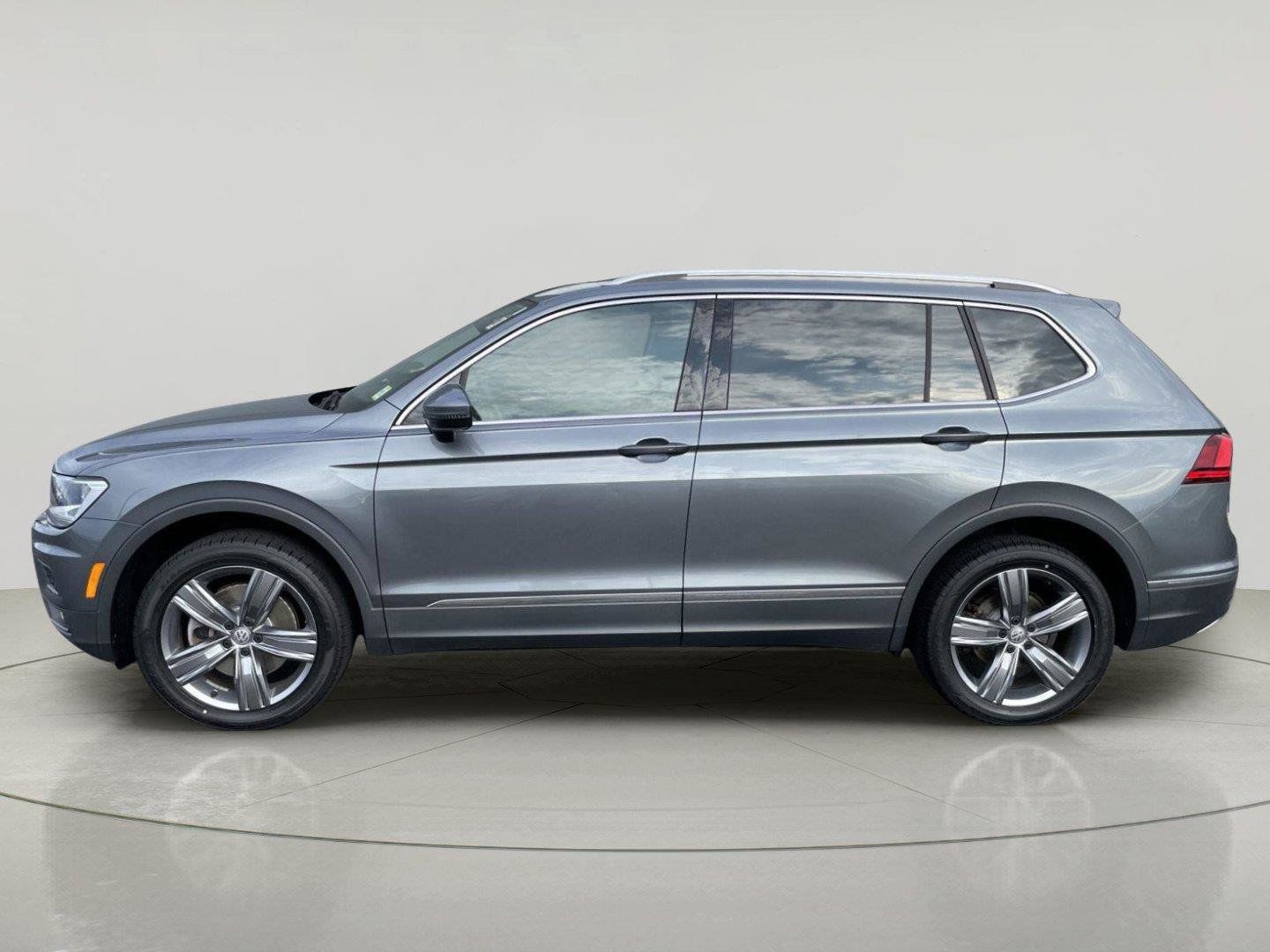 Used 2020 Volkswagen Tiguan SEL AWD/4WD image 4