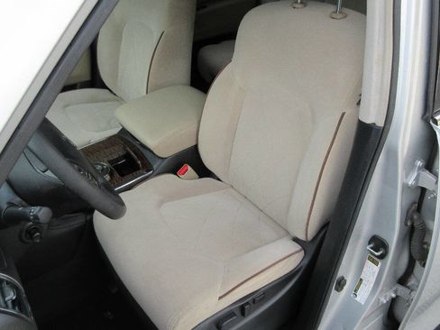 Used 2017 Nissan Armada SV image 11