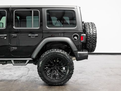 Used 2025 Jeep Wrangler Unlimited Sport AWD/4WD image 13