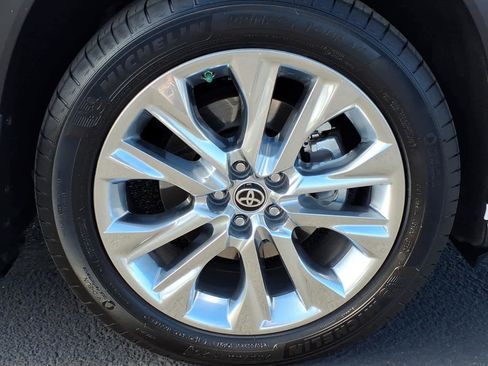 Used 2021 Toyota Highlander Limited image 10