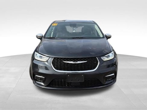 Used 2023 Chrysler Pacifica Limited FWD image 8