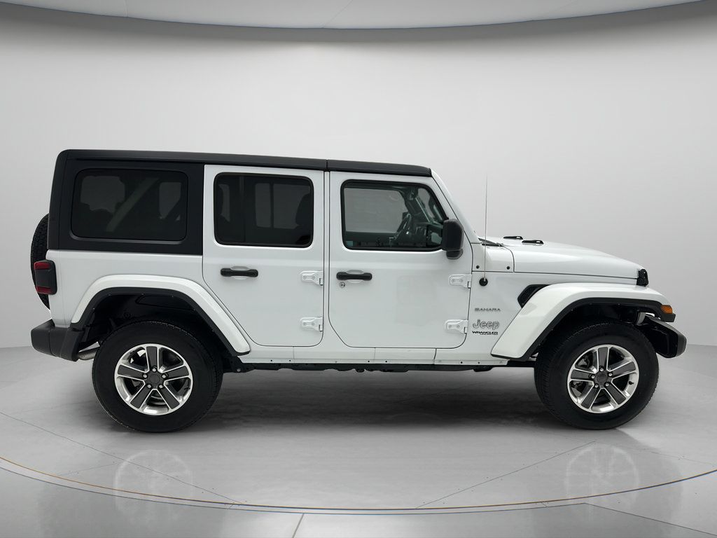 Used 2022 Jeep Wrangler Unlimited Sahara w/ LED Lighting Group AWD/4WD image 6