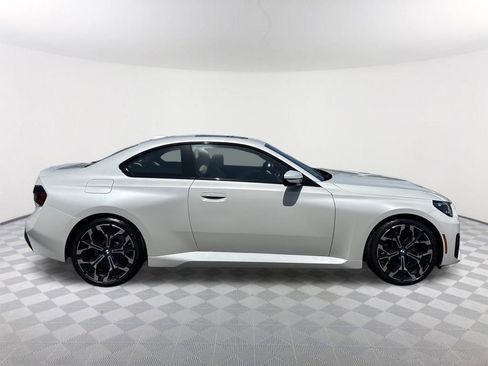 Used 2025 BMW 230i Coupe w/ Convenience Package RWD image 3