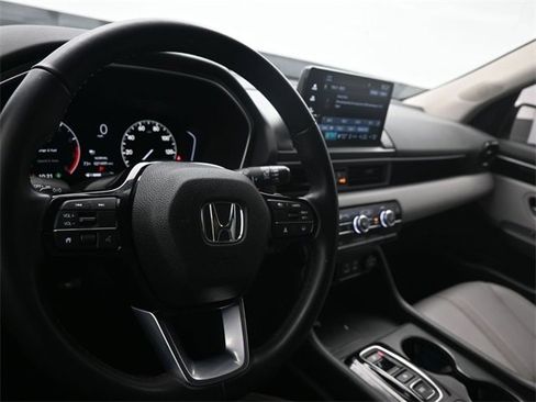 Used 2024 Honda Pilot EX-L image 10