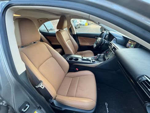 Used 2018 Lexus IS 300 AWD w/ Comfort Package image 9