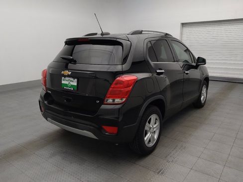 Used 2020 Chevrolet Trax LT w/ LT Convenience Package FWD image 9