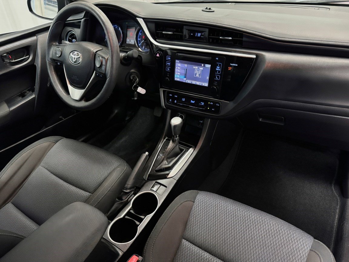 Used 2017 Toyota Corolla LE FWD image 12