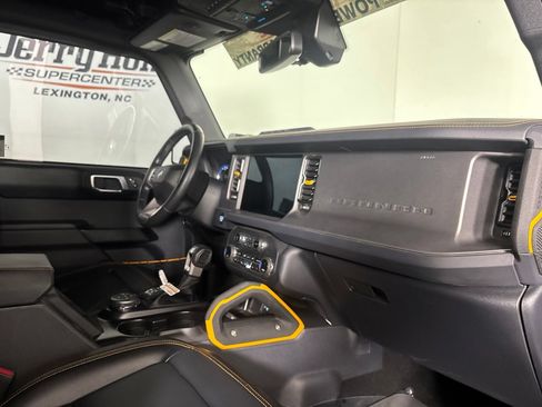 Used 2024 Ford Bronco Badlands AWD/4WD image 34