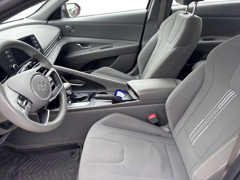 Used 2023 Hyundai Elantra SEL FWD image 9