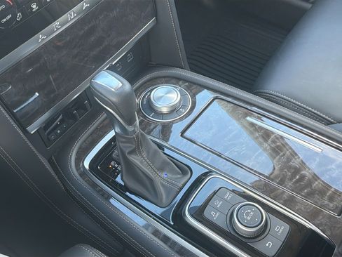 Used 2024 Nissan Armada Platinum w/ Captain's Chairs Package image 30