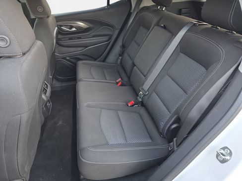 Used 2024 GMC Terrain SLE w/ Driver Convenience Package image 13