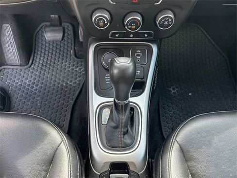 Used 2018 Jeep Compass Latitude w/ Cold Weather Group image 18