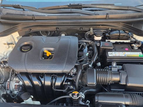 Used 2020 Hyundai Elantra SEL w/ Cargo Package (C1) image 16