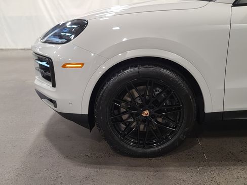New 2026 Porsche Cayenne image 34