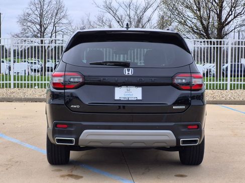 Certified 2023 Honda Pilot Touring image 7