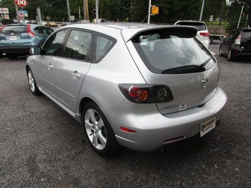 Used 2005 MAZDA MAZDA3 s w/ Moonroof & 6-CD Pkg FWD image 6