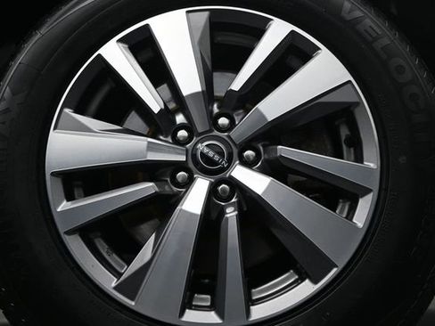 Used 2023 Nissan Pathfinder SL AWD/4WD image 9