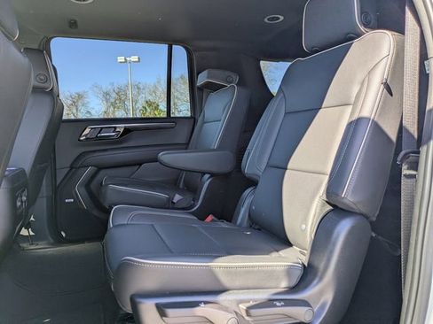 Certified 2025 Chevrolet Suburban Premier image 15