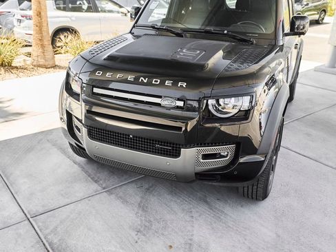 Used 2023 Land Rover Defender 110 V8 AWD/4WD image 6