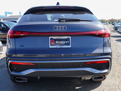 New 2025 Audi Q5 Prestige image 9
