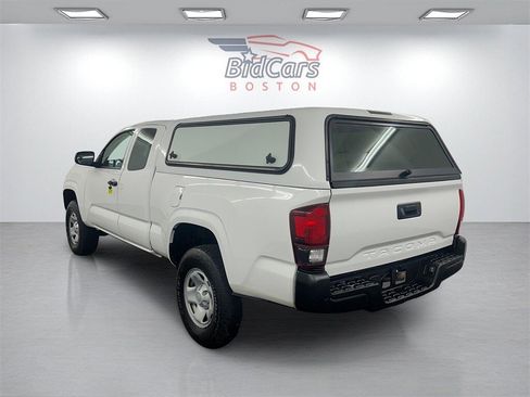 Used 2022 Toyota Tacoma SR image 6