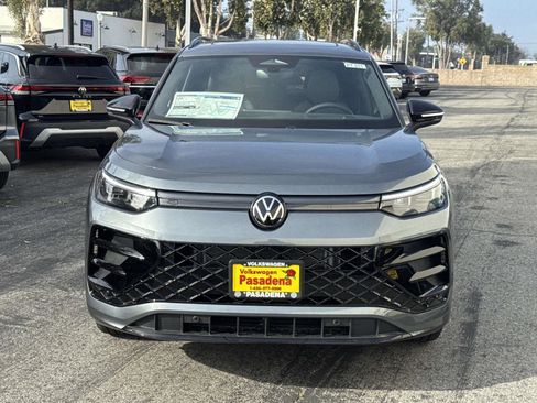 New 2026 Volkswagen Tiguan SE R-Line image 2