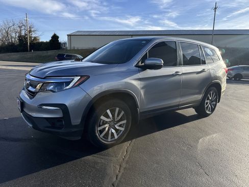 Used 2019 Honda Pilot EX image 2