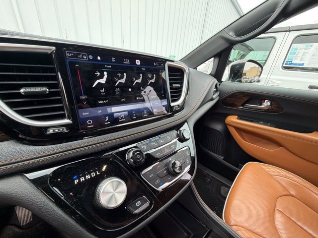 Used 2021 Chrysler Pacifica Pinnacle AWD/4WD image 20