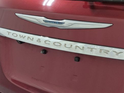 Used 2012 Chrysler Town & Country Touring w/ Entertainment Group #1 image 12