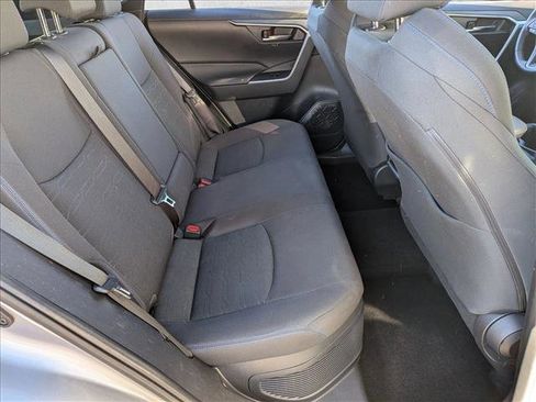 Used 2022 Toyota RAV4 SE image 19